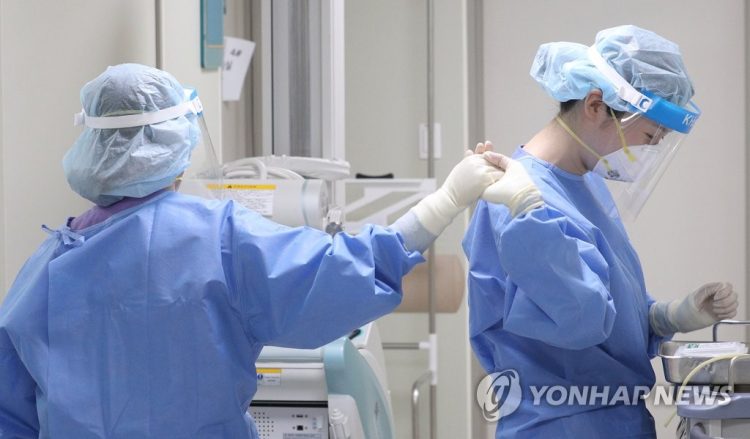 "더는 한국서 일 못한다" 미국 간호사 시험 보는 간호사 8350명