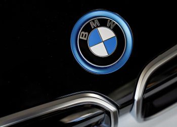 BMW, 미국서 차량 39만대 이상 리콜… "에어백 결함"