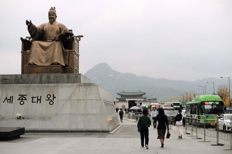 한국인 39%만 '삶에 만족'...24개국 중 꼴찌