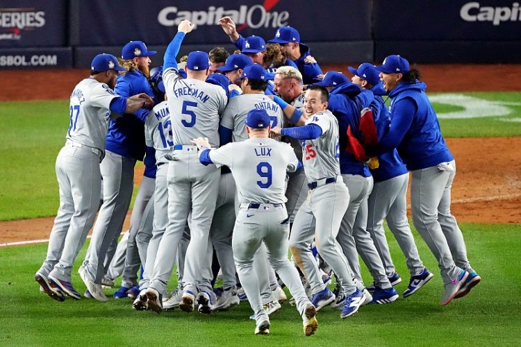 MLB 다저스, 양키스 꺾고 월드시리즈 8번째 우승