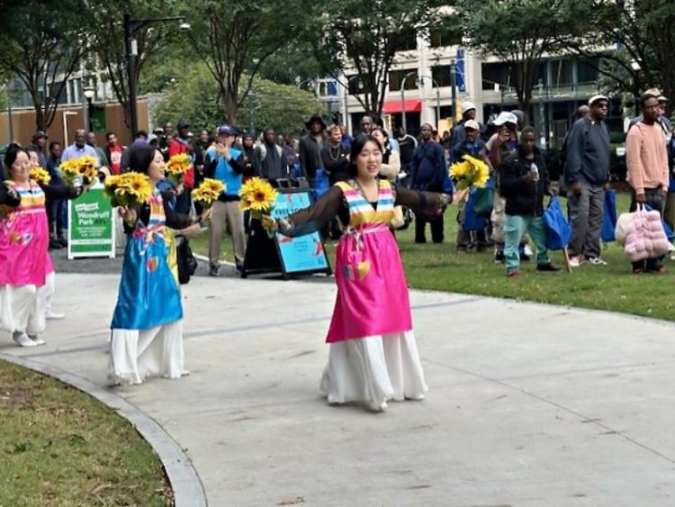 디딤돌 선교회 '노숙자 돌봄' 축제