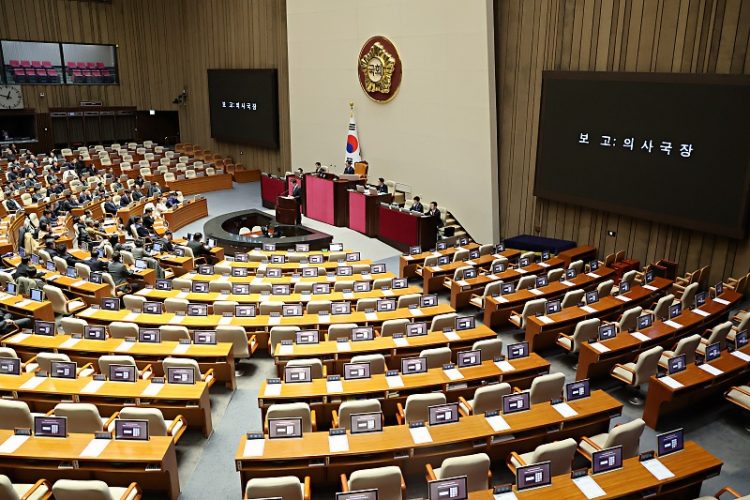 백악관 '尹대통령 탄핵소추안' 국회 보고되자 "민주적 해결 확신"