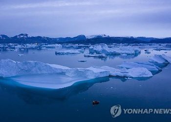 "그린란드 원하면 독립하겠지만 미국땅은 아닐것" 덴마크 일축